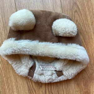 ugg Australia infant bear hat OS about 0-6m